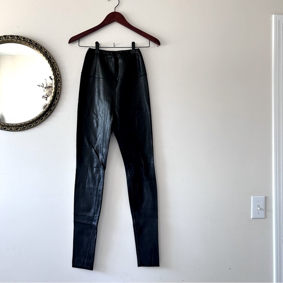 Wilfred | High-Waist Vegan Leather Daria Pants - Picture 6 of 6